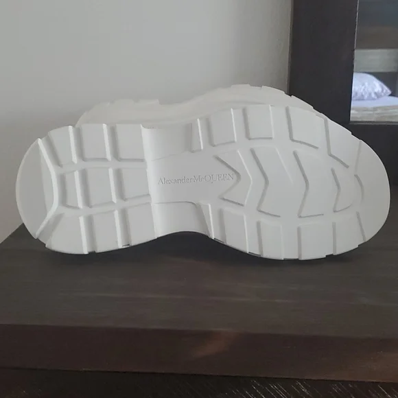 Alexander McQueen Men's Sneakers - Picture 10 of 11